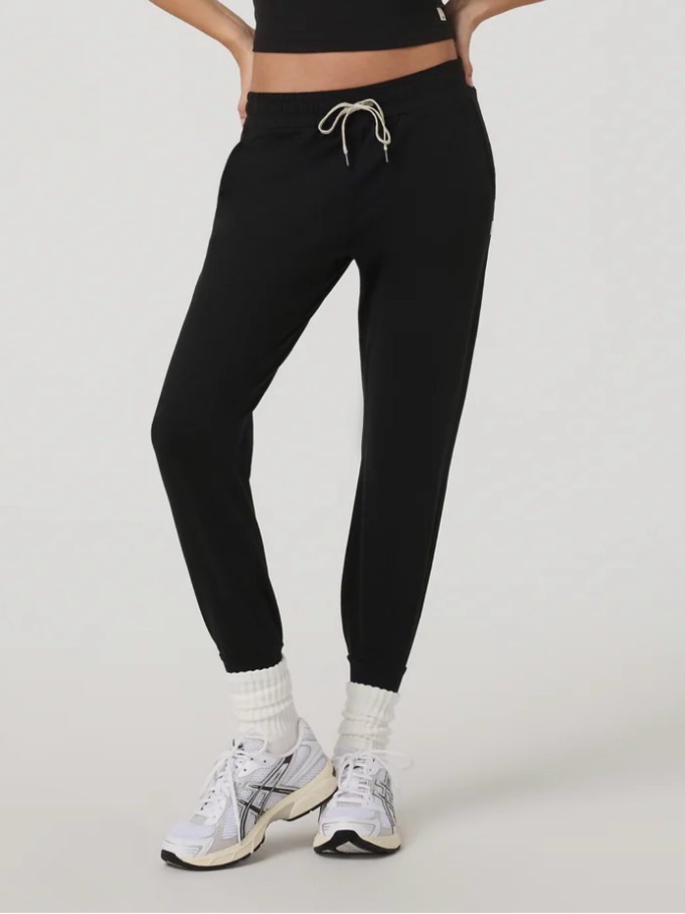 Vuori Boyfriend Joggers in Black